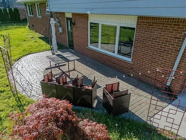 4753 Quarton Rd — Photo 56