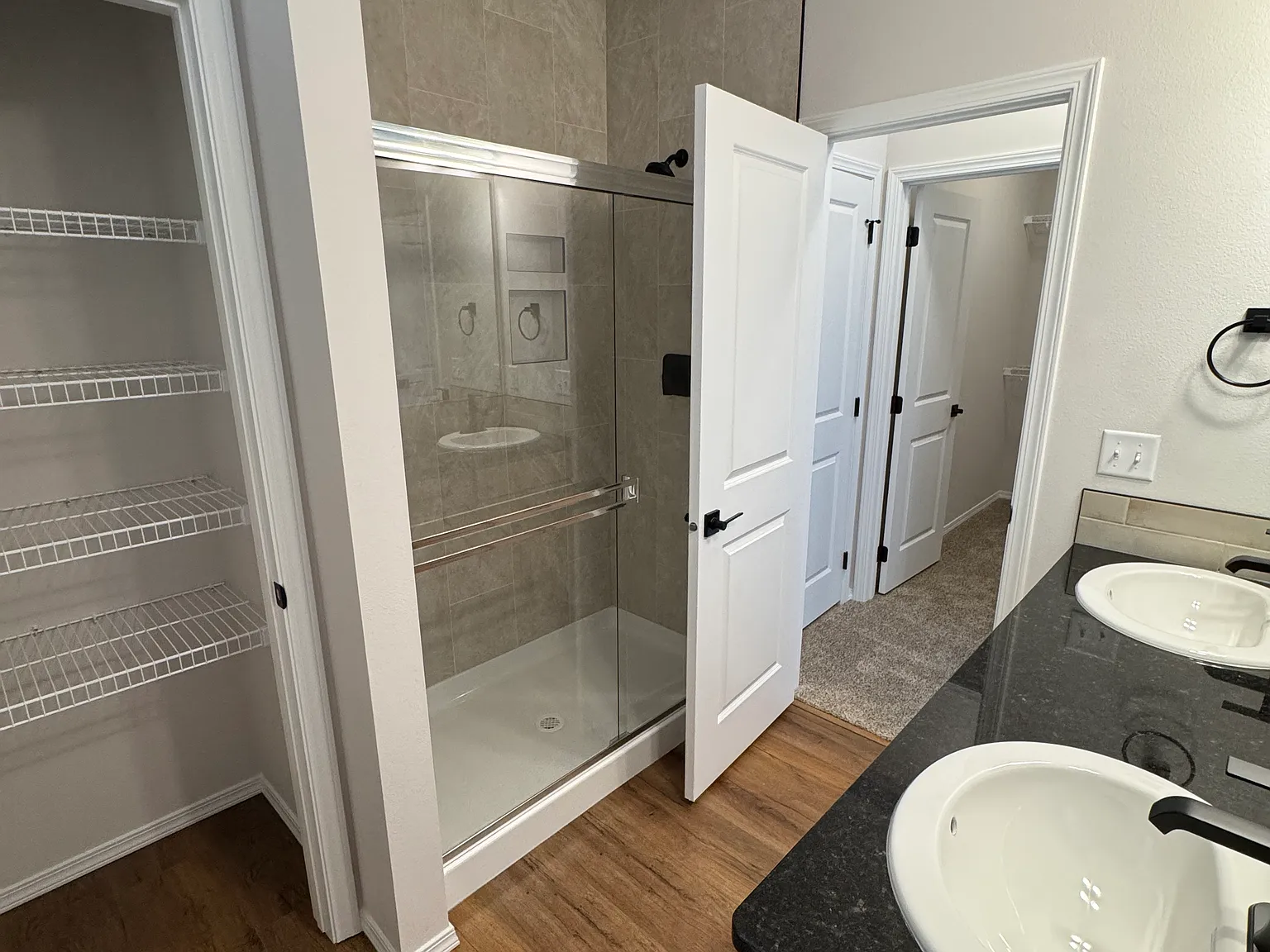 3 bed, 1500 sqft, $2,595 — Photo 4