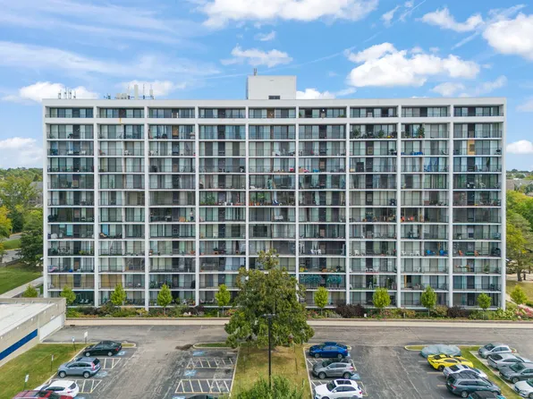 2005 S Finley Rd Unit 901, Lombard, IL 60148