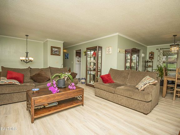 5th image of 2934 W Hills Dr