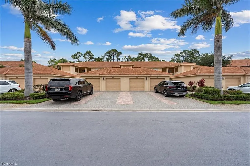 3 bed, 1650 sqft, $2,300 — Photo 1