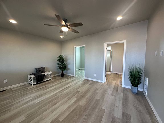 4th image of 233 N Val Vista Dr #240
