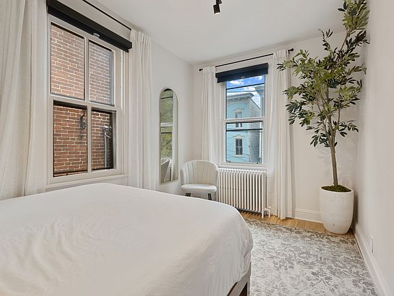 5th image of 34 Maryland Ave #2A