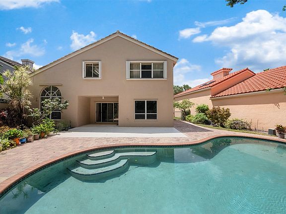 3rd image of 6625 NW 75th Place