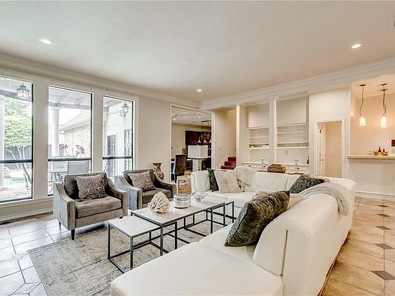 4th image of 5611 Covehaven Dr
