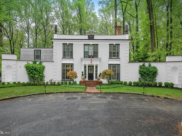 510 Oak Grove Ln, Wayne, PA 19087