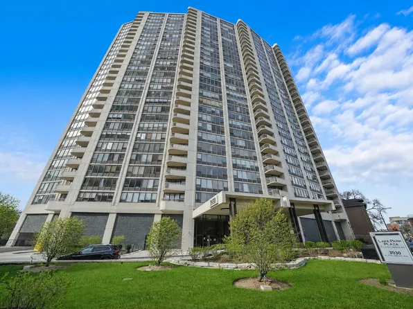 3930 N Pine Grove Ave APT 316, Chicago, IL 60613