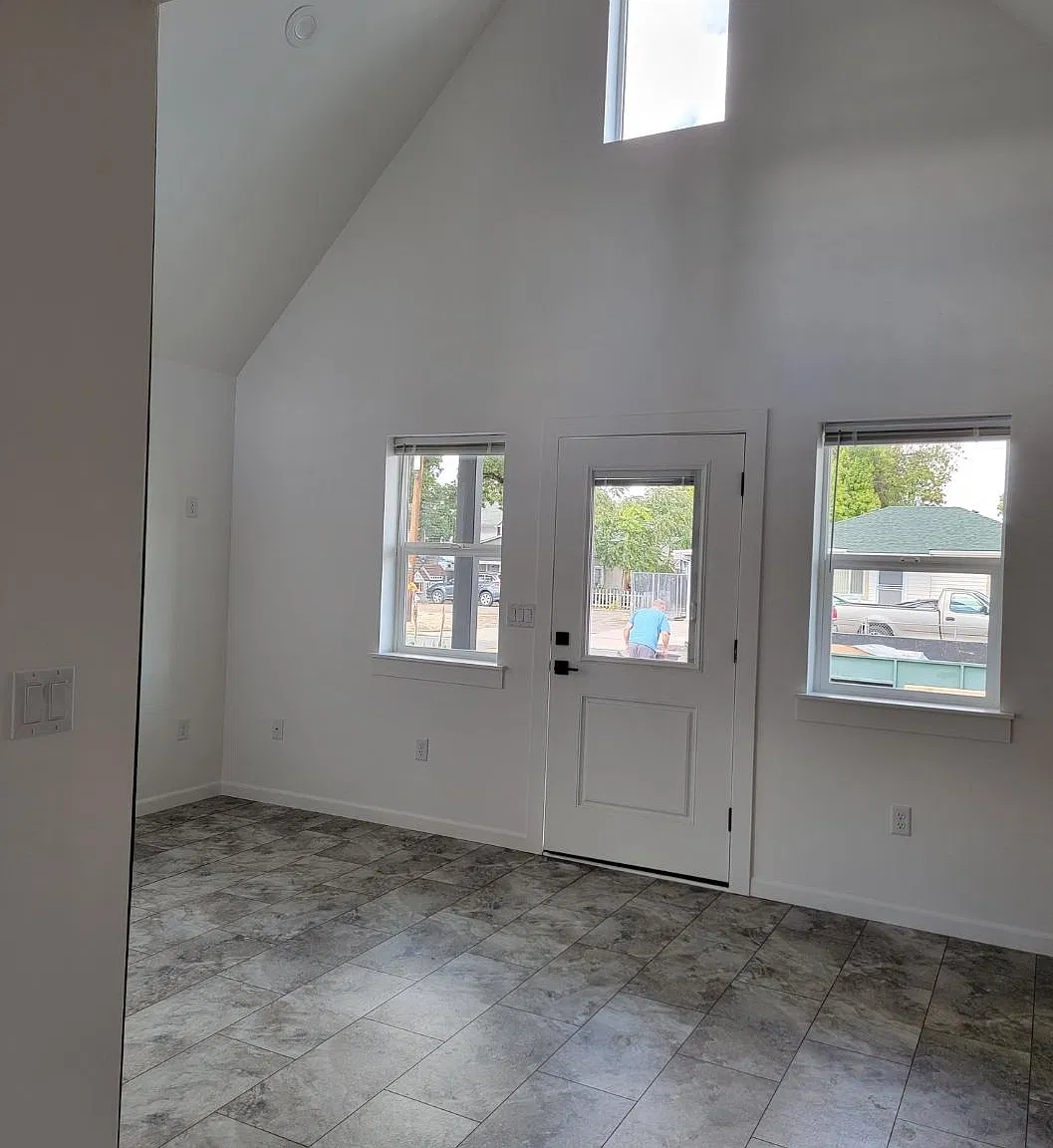 505 W Jackson St — Photo 3