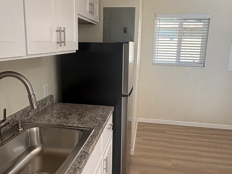 3204 N Christmas Ave — Photo 3