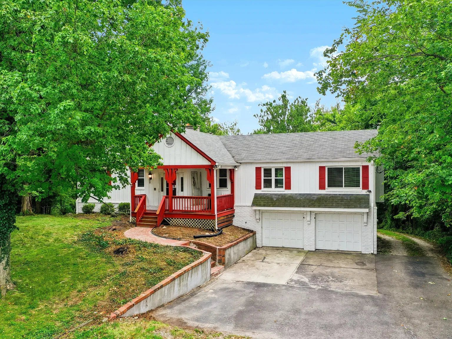 6 bed, 3526 sqft, $3,600 — Photo 3