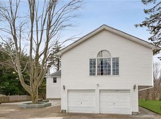 13 Hawleyville Rd, Bethel, CT 06801