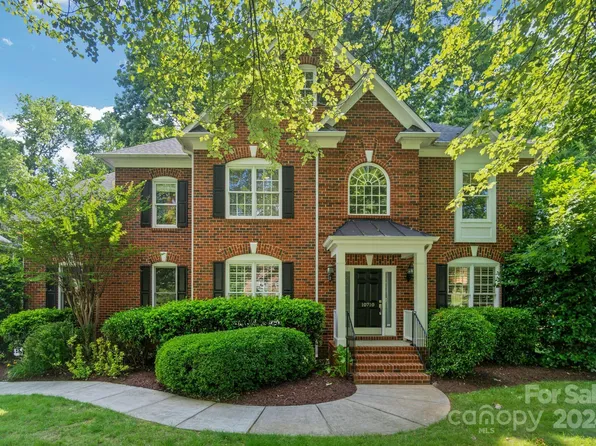10710 Honeynut Dr, Charlotte, NC 28277