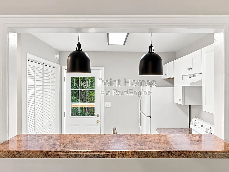 3408 Jones St #1 — Photo 7