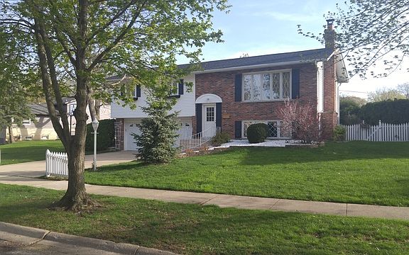 3rd image of 6257 Carlsbad Dr