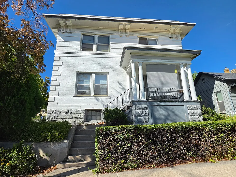 351 E 5th Ave