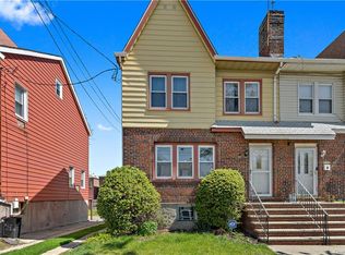 3157 Valhalla Dr, Bronx, NY 10465