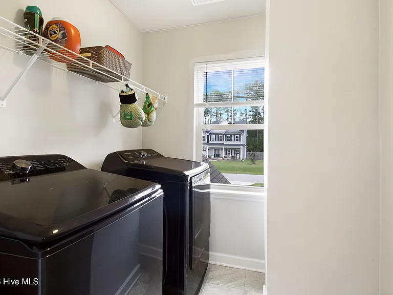 508 Maggies Ct — Photo 10