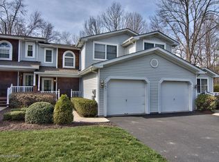 764 Garnet Ln, East Stroudsburg, PA 18301