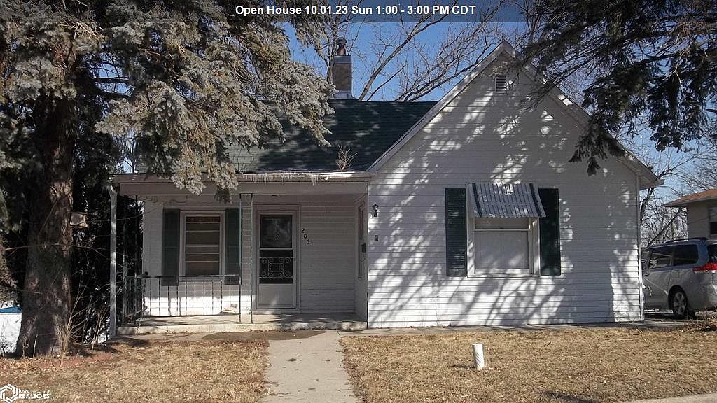 206 E Pine St, Marshalltown, IA 50158 | Zillow