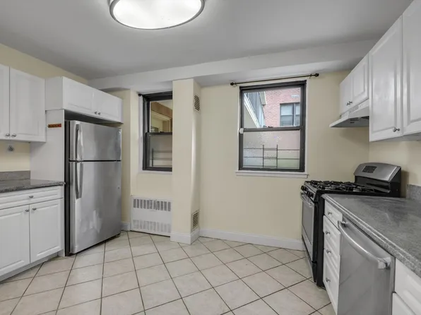 4705 Henry Hudson Parkway 1J image 1 of 23