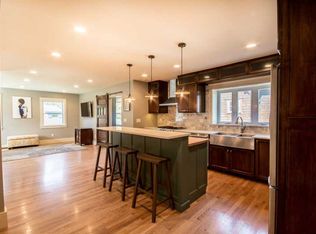 24 Dyer St, Warren, RI 02885