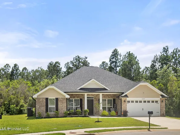 6285 Emerald Lake Dr, Biloxi, MS 39532