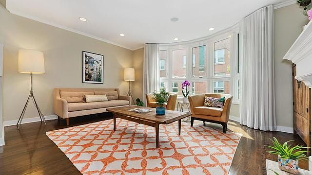 1st image of 2696 N Greenview Ave #5000