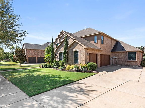 2nd image of 4928 Bob Wills Dr