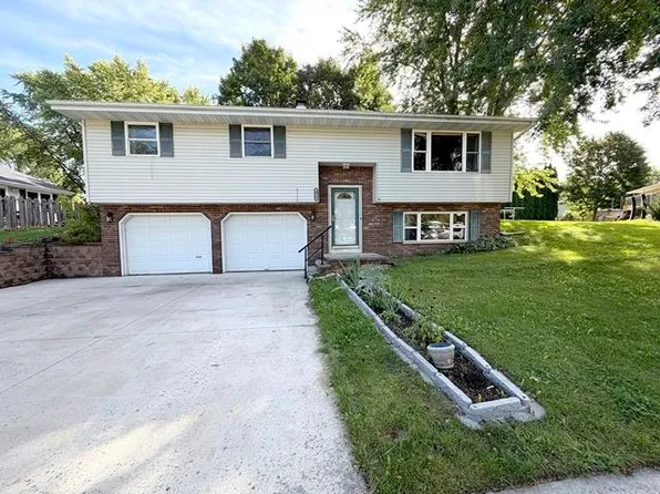 476 Hiawatha Dr, Brillion, WI 54110