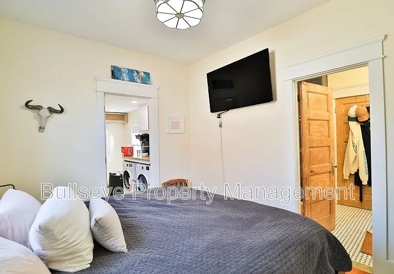 1238 E McKinley St — Photo 16