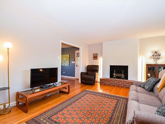 5th image of 643 Fernwood Dr