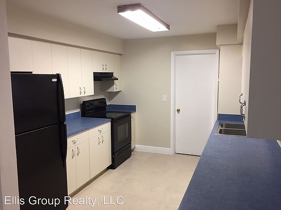 2nd image of 1485 Violet Ave