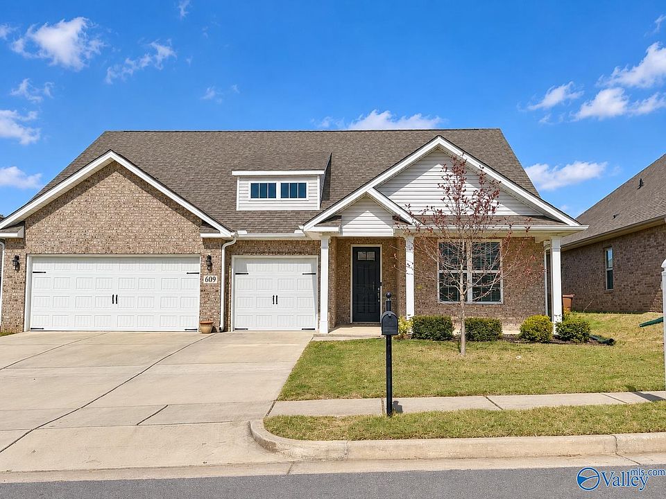 1st image of 609 Magnolia Cove Ln SW