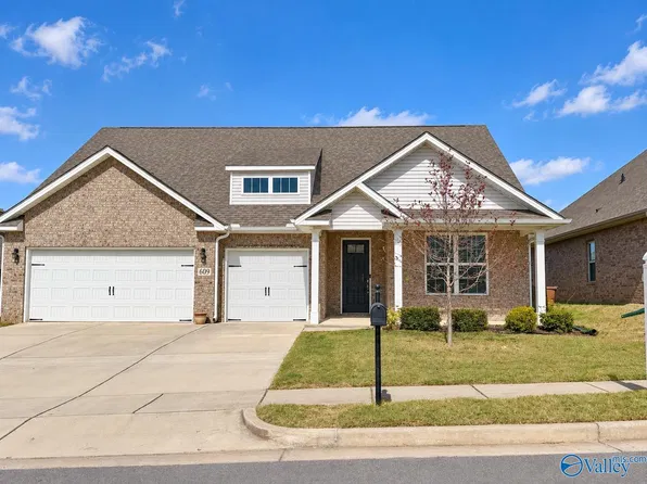 609 Magnolia Cove Ln SW, Hartselle, AL 35640