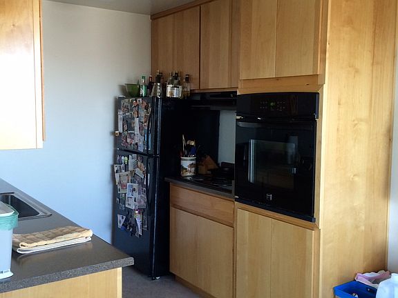 3rd image of 33 Miguel St