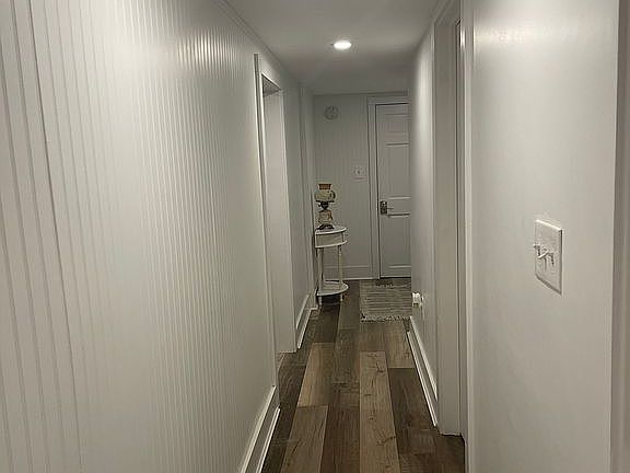 2nd image of 122 Oakwood Ave