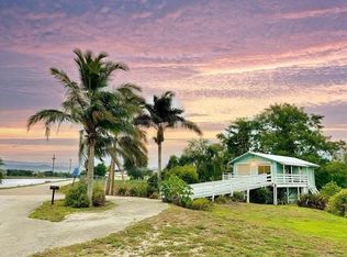 851 Riverside Dr, Moore Haven, FL 33471