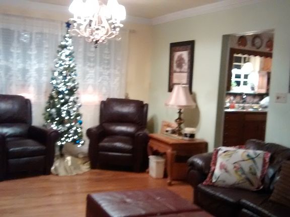 living rm/open to dng rm,kit