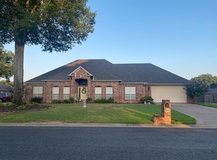 1015 Autumnwood Dr, Conway, AR 72034