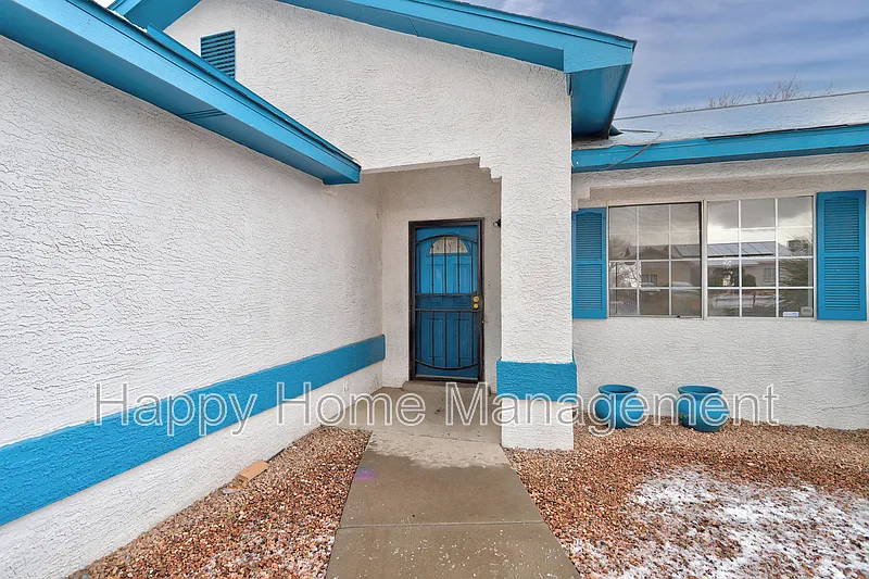 4 bed, 2.0 bath, 1456 sqft, $1,897 — Photo 2