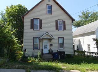 1228 1/2 11th Ave, Moline, IL 61265