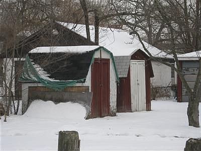 2nd image of 2333 Plymouth St