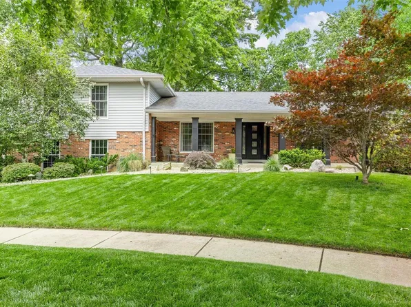 14472 Corallin Dr, Chesterfield, MO 63017
