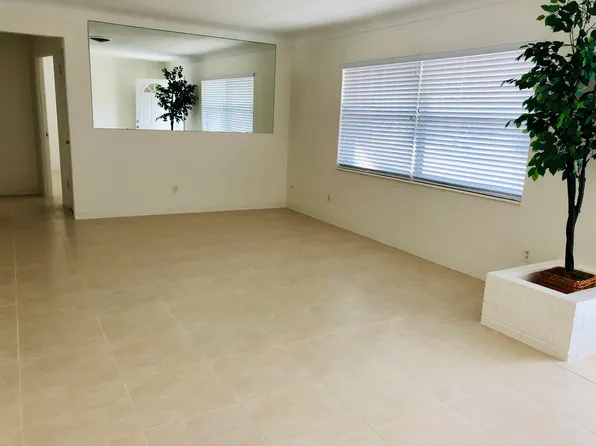 670 63rd St S, Saint Petersburg, FL 33707