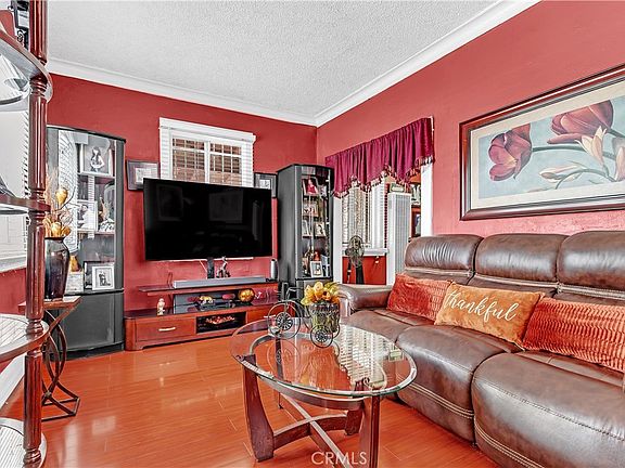 4th image of 344 W 83rd St
