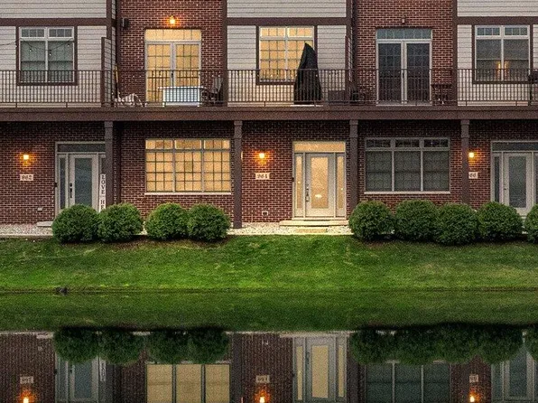 964 Fountain Pl, Schererville, IN 46375