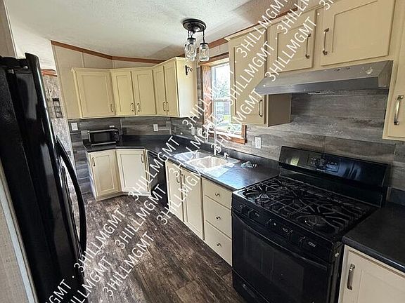 4th image of 13025 Crestview Ave #18