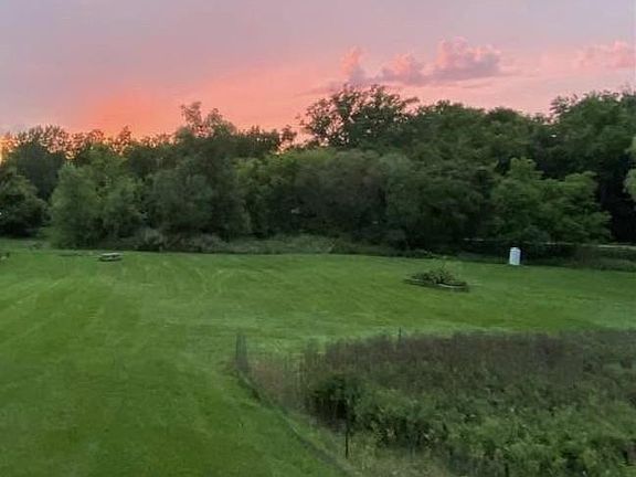 3rd image of 25500 Smithtown Rd