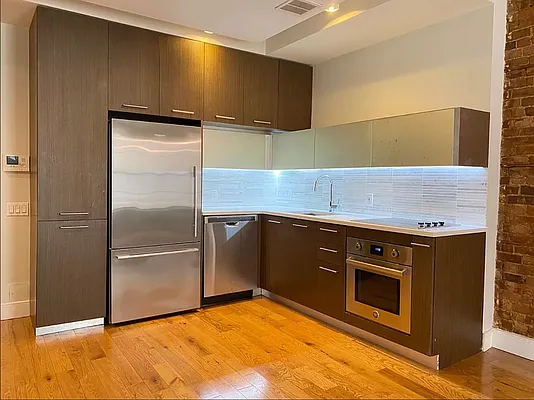 Rented by Zjama Realty Corp | media 2