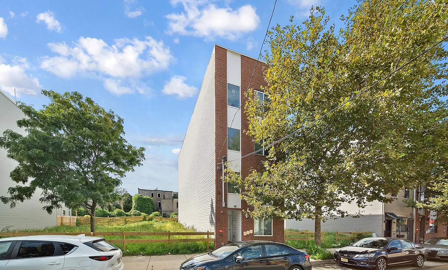 2 bed, 1350 sqft, $1,900 — Photo 1